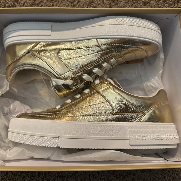 Michael Kors Aurora Lace Up Wrinkled Leather Gold Sneaker 7.5 - Picture 6 of 9